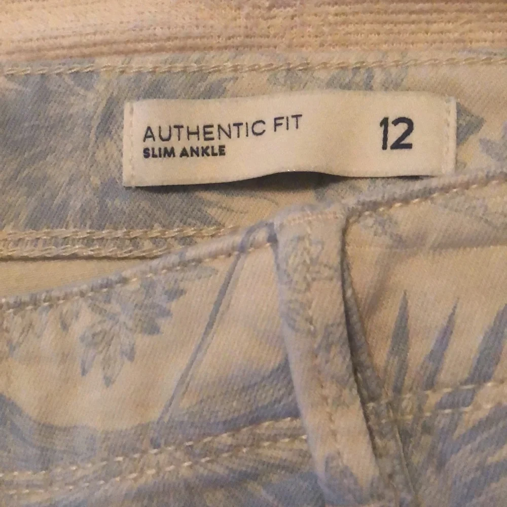 J. Jill Blue and White Floral Slim Ankle Jeans - Picture 5 of 9